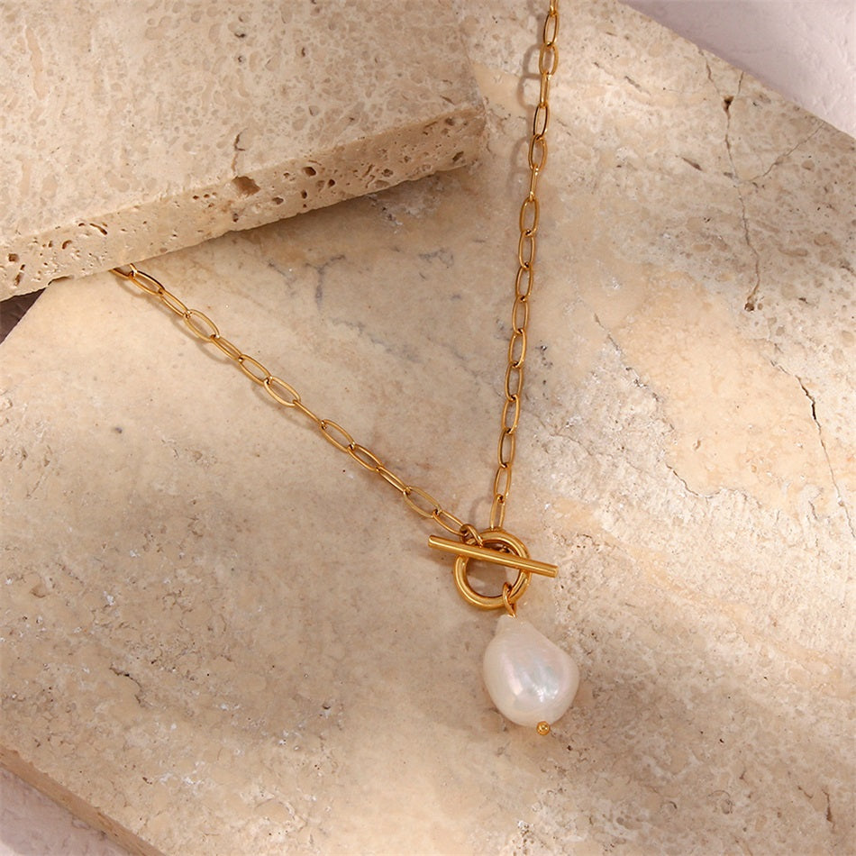 Natural Pearl - Necklace